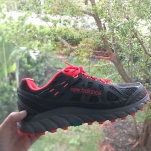 Women’s running shoes from New Balance, size 6.5